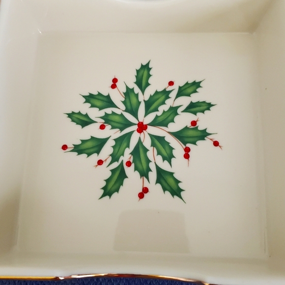 NIB LENOX DIMENSION COLLECTION HOLIDAY NAPKIN HOLDER W/RED NAPKINS 5.75" - Picture 2 of 3